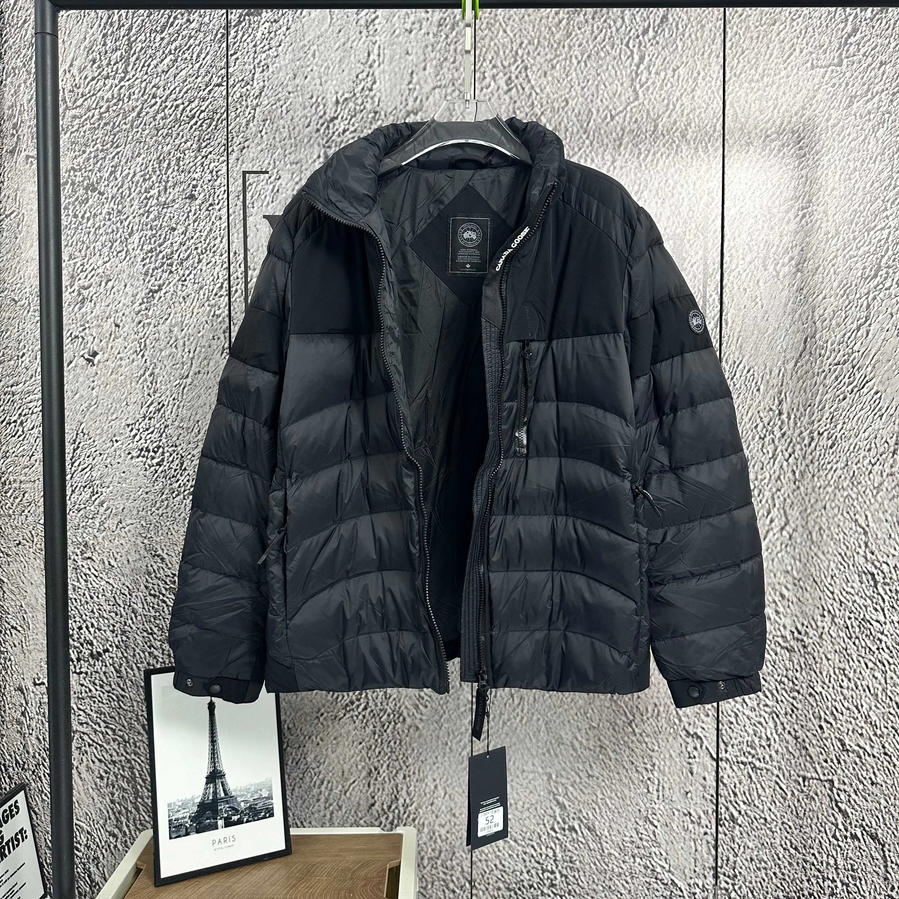 P960 𝙉𝙚𝙬⚜️ CANADA*GOOSE Canada Goose 25-year winter light down jacket, 90 white duck down filling, windproof and wear-resistant, splicing design upper body effect does not appear bloated Color: Apricot Black Size: 48-56